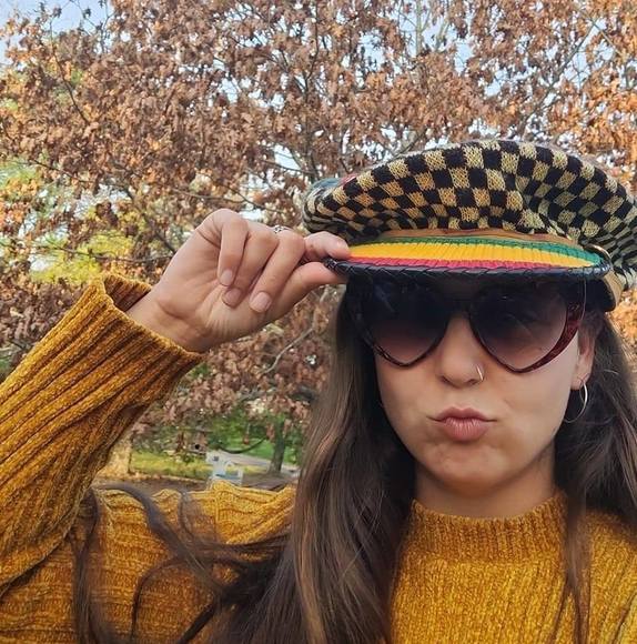 Meet your Posher, Chelsey - Picture 1 of 1